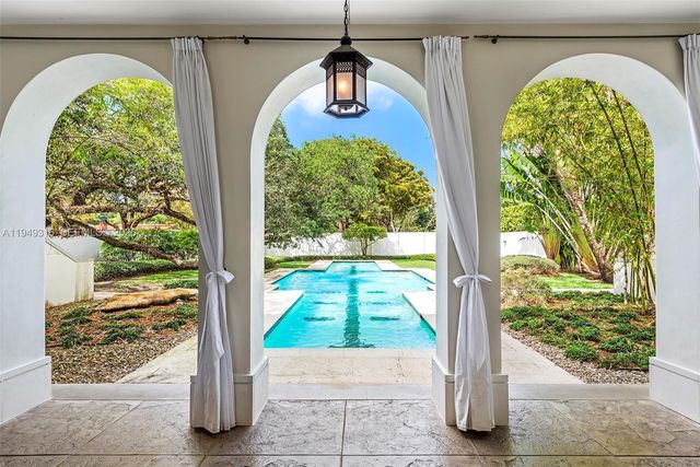 4191 Lybyer Ave, Miami, FL 33133