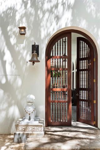 4191 Lybyer Ave, Miami, FL 33133