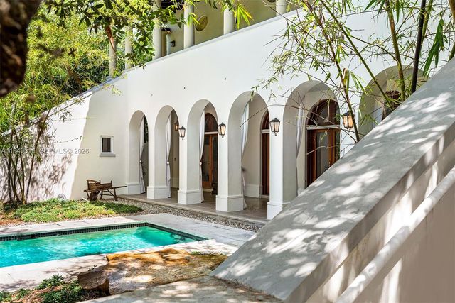 4191 Lybyer Ave, Miami, FL 33133