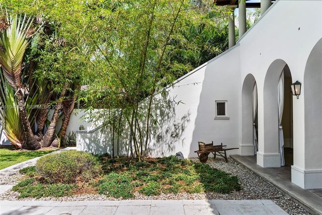 4191 Lybyer Ave, Miami, FL 33133