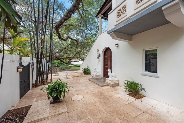 4191 Lybyer Ave, Miami, FL 33133