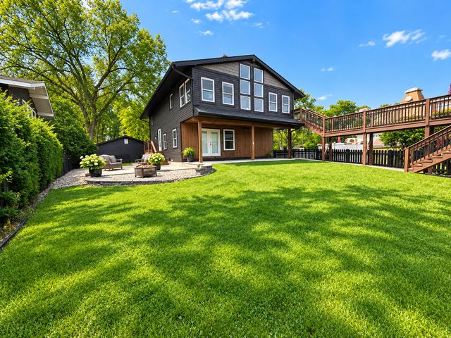 607 KINGSTON Boulevard, Mchenry, IL 60050