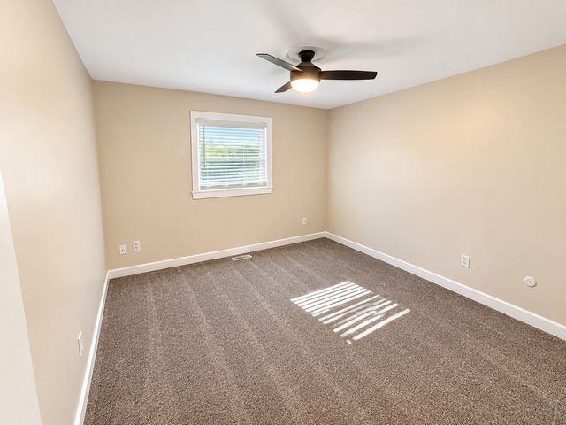 607 KINGSTON Boulevard, Mchenry, IL 60050