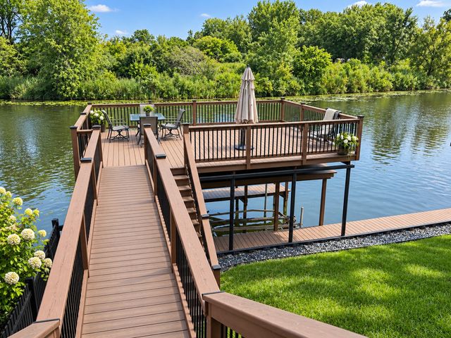 607 KINGSTON Boulevard, Mchenry, IL 60050