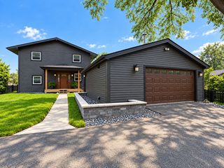 607 KINGSTON Boulevard, Mchenry, IL 60050