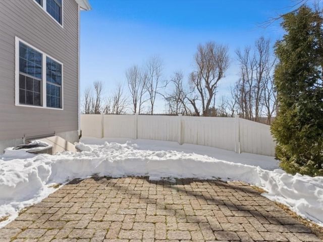 56 Luka Dr 56, Grafton, MA 01519