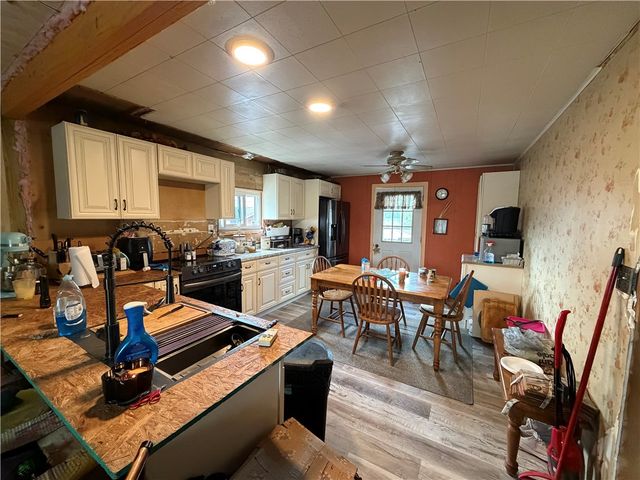 1081 Main Street, Republic, PA 15417