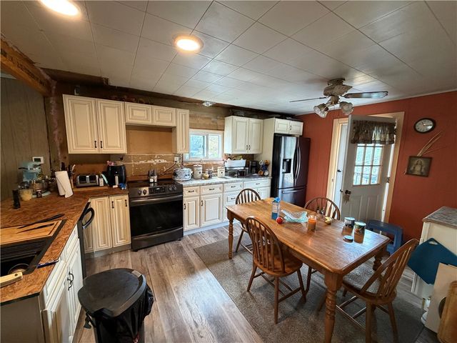 1081 Main Street, Republic, PA 15417