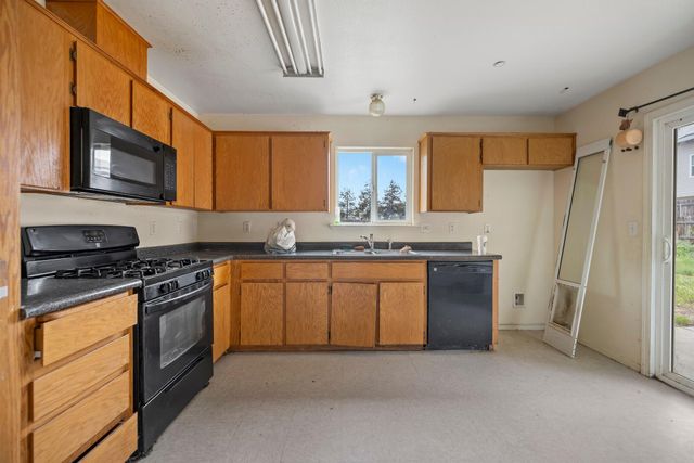 31140 Wolf Street, Visalia, CA 93291