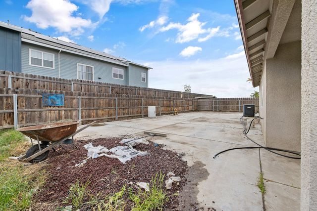 31140 Wolf Street, Visalia, CA 93291