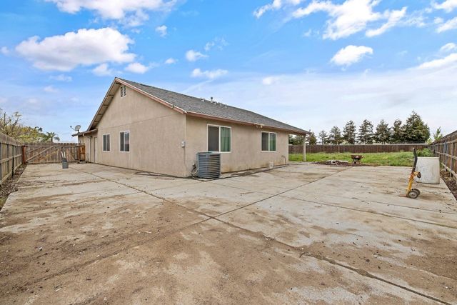 31140 Wolf Street, Visalia, CA 93291