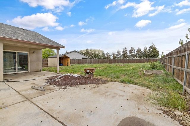 31140 Wolf Street, Visalia, CA 93291