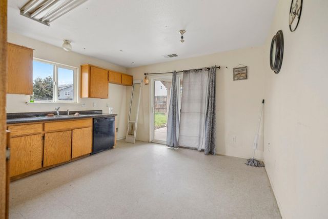 31140 Wolf Street, Visalia, CA 93291