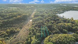 10198 Carmer Road, Fenton, MI 48430