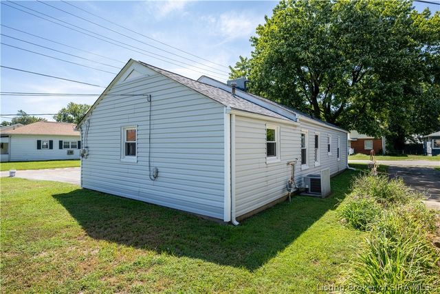 1002 N Taggart Avenue, Clarksville, IN 47129