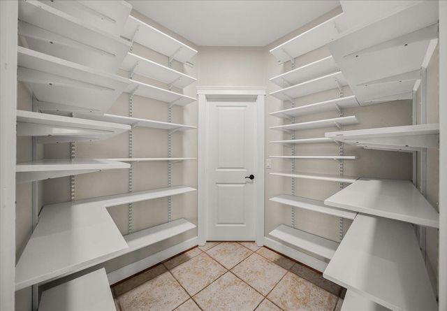 7805 S Oak Rd, Spokane, WA 99224