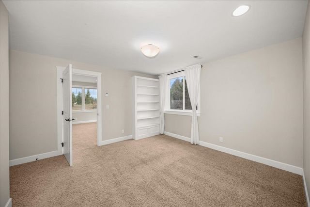 7805 S Oak Rd, Spokane, WA 99224