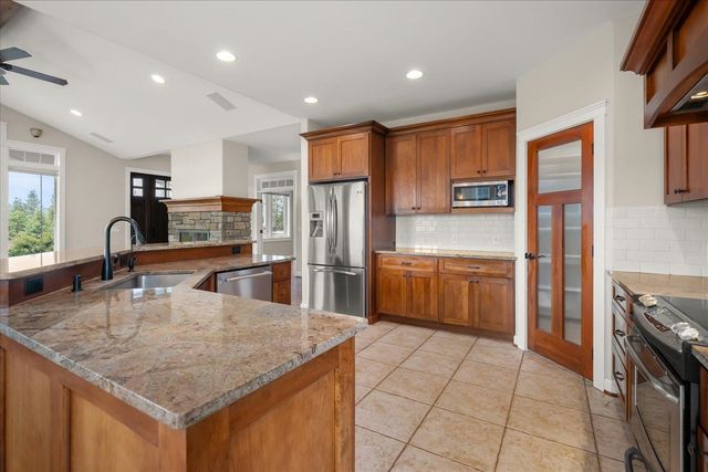 7805 S Oak Rd, Spokane, WA 99224