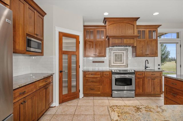 7805 S Oak Rd, Spokane, WA 99224