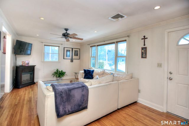 38 Hollywood Avenue, Milford, CT 06460