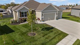 1810 Garden Court, Basehor, KS 66007