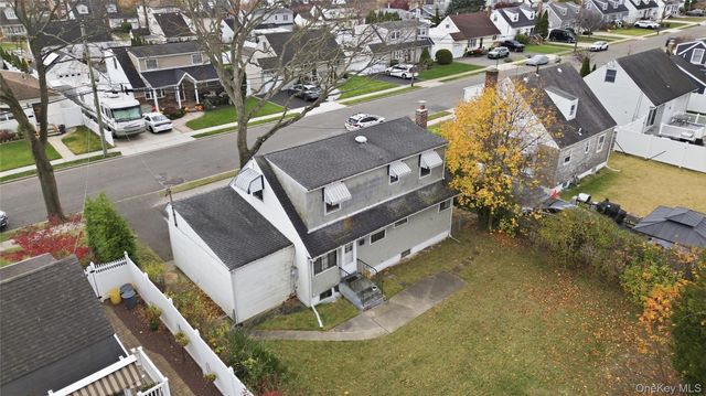 207 N Nassau Avenue, Massapequa, NY 11758