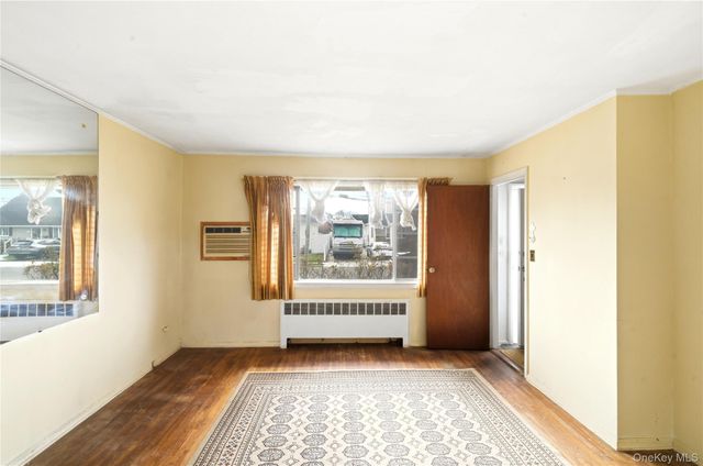 207 N Nassau Avenue, Massapequa, NY 11758