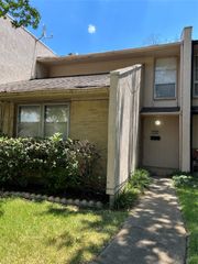 424 Arborview Drive, Garland, TX 75043