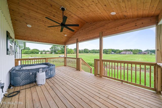 27 Jesse Loop, Crossville, TN 38555