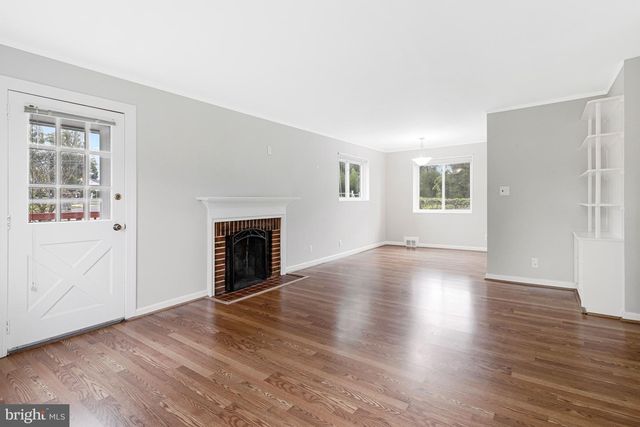 7025 STRATHMORE ST, Falls Church, VA 22042