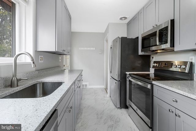 7025 STRATHMORE ST, Falls Church, VA 22042