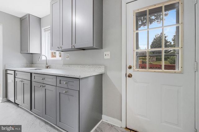 7025 STRATHMORE ST, Falls Church, VA 22042