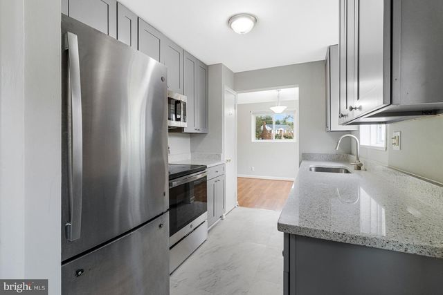7025 STRATHMORE ST, Falls Church, VA 22042