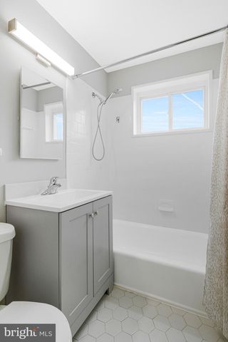 7025 STRATHMORE ST, Falls Church, VA 22042