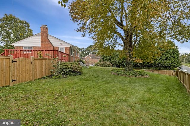 7025 STRATHMORE ST, Falls Church, VA 22042