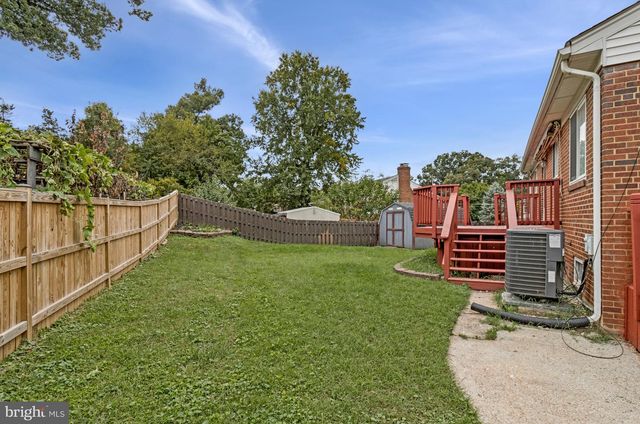 7025 STRATHMORE ST, Falls Church, VA 22042
