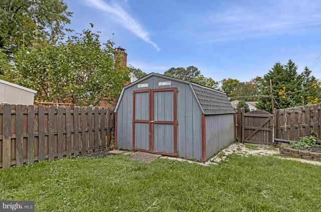 7025 STRATHMORE ST, Falls Church, VA 22042