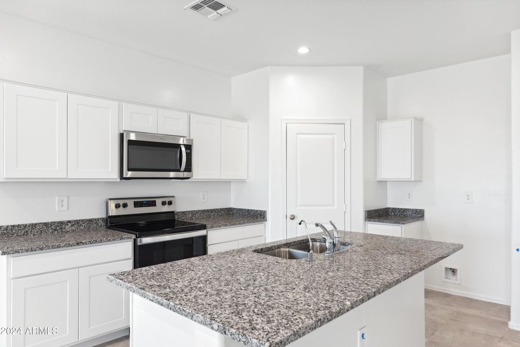 471 W KEATING Street, Florence, AZ 85132 — photo 4
