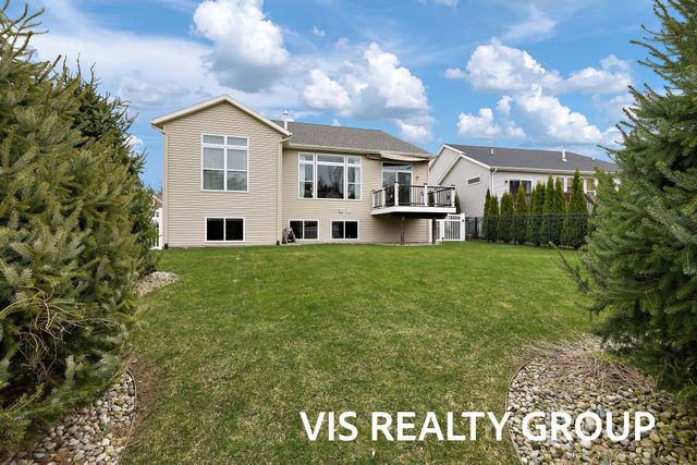 16501 Wickshire Place, Spring Lake, MI 49456