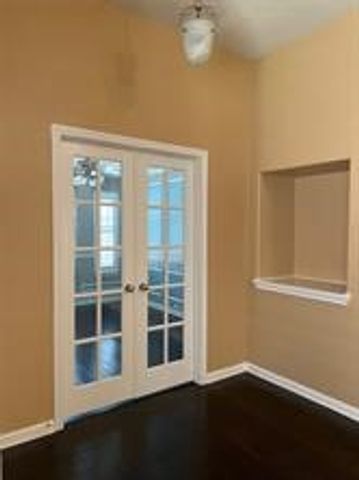 2912 Hollow Valley Drive, Fort Worth, TX 76244