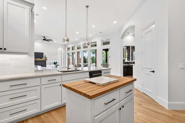 6433 Rockbluff Circle, Plano, TX 75024