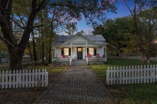 91 Willow Street, Point Blank, TX 77364