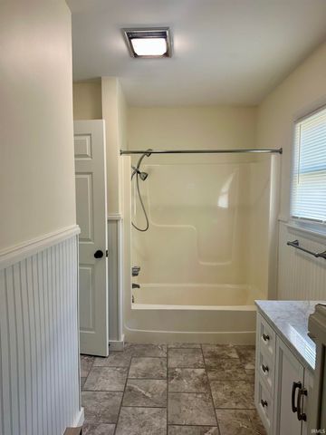 2214 N Wabash Road, Marion, IN 46952