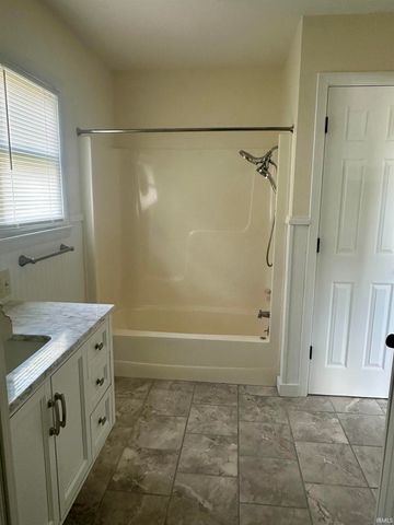 2214 N Wabash Road, Marion, IN 46952