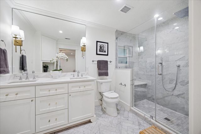 1749 Woodcrest Drive, Houston, TX 77018