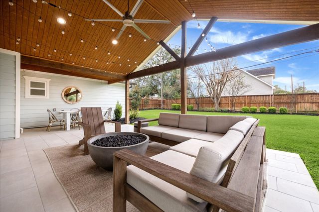 1749 Woodcrest Drive, Houston, TX 77018