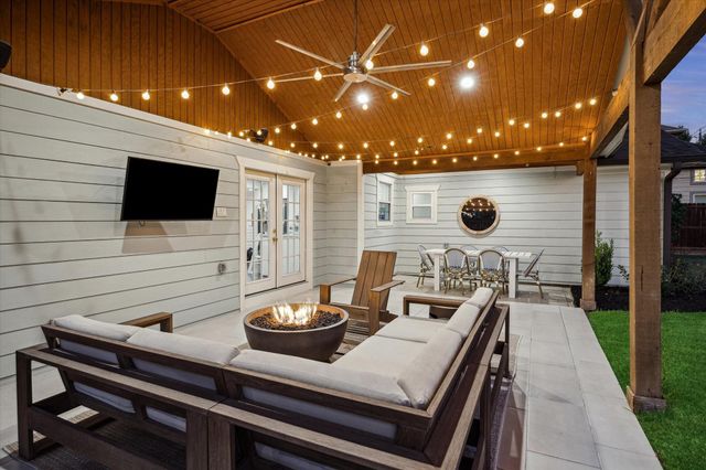 1749 Woodcrest Drive, Houston, TX 77018