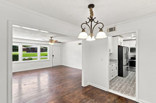 203 Rebecca Ln, Clarksville, TN 37042
