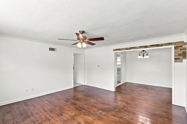 203 Rebecca Ln, Clarksville, TN 37042
