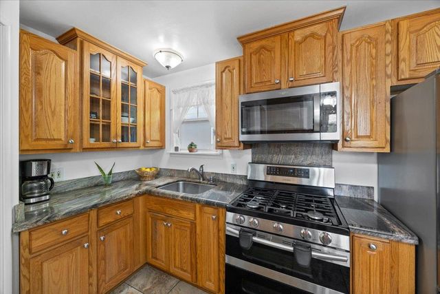 3523 Page Street, Redwood City, CA 94063